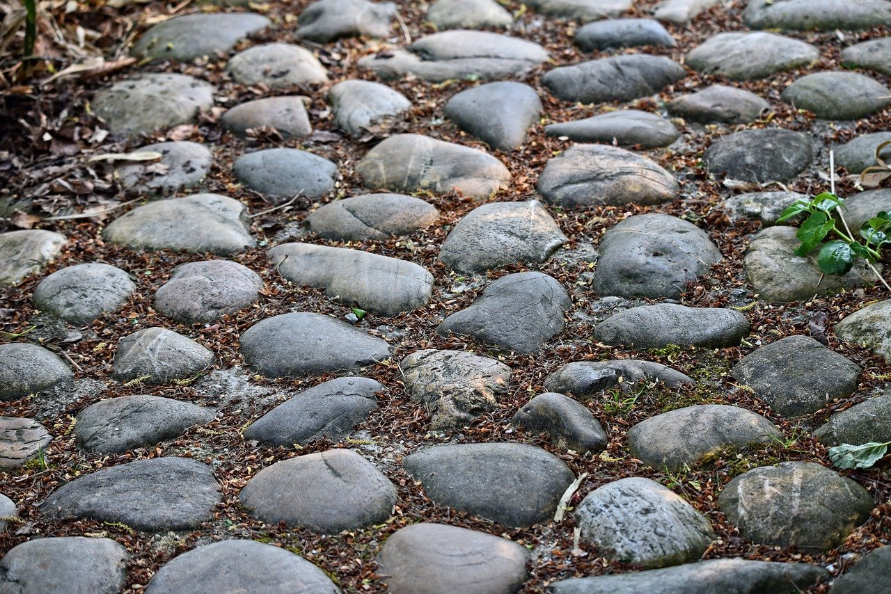 cobble-stones-g57edb9f52_1280