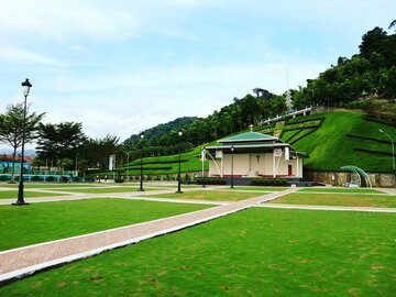 rsz_pexels-bich-tran-745649